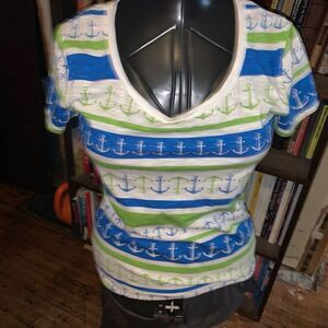 Banana Republic blue and green nautical anchor M v-neck T-shirt
